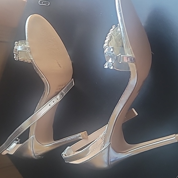 Item #702 - Picture 2 of 3